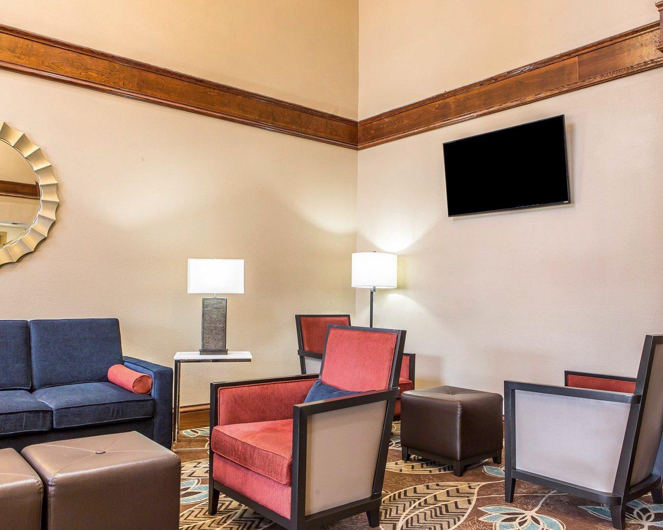 Comfort Near I-80 And I-94 Hotel