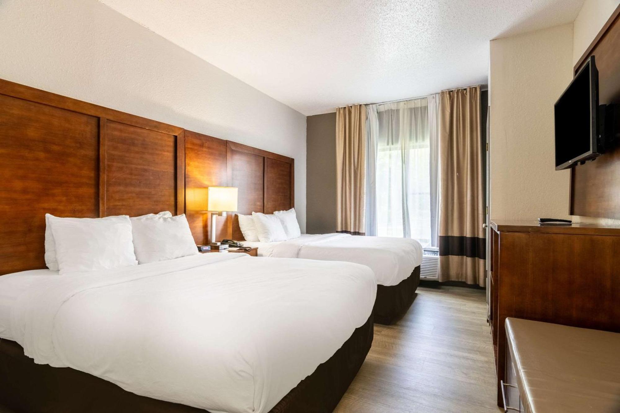 Comfort Near I-80 And I-94 Hotel