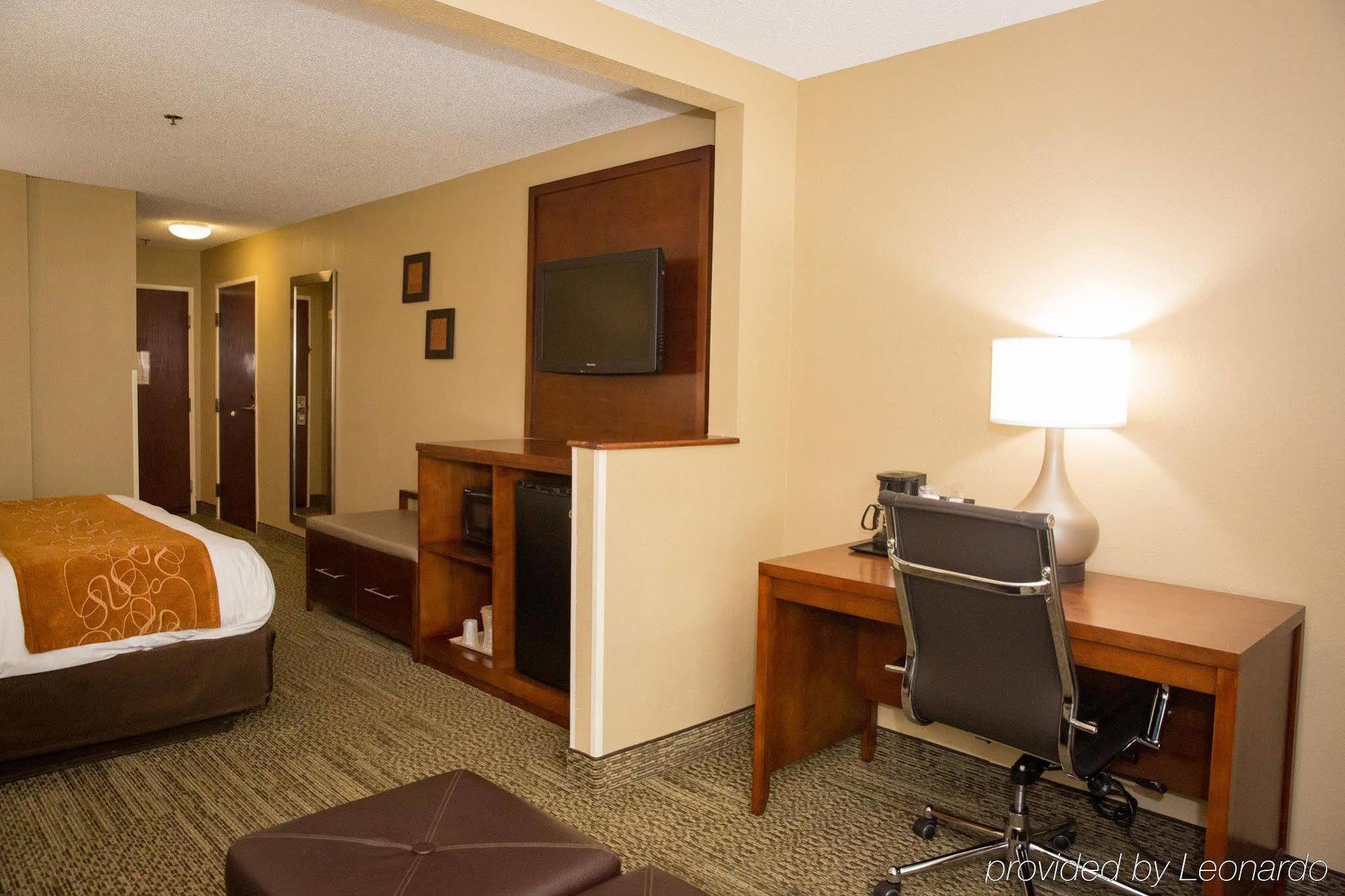 Comfort Near I-80 And I-94 Hotel