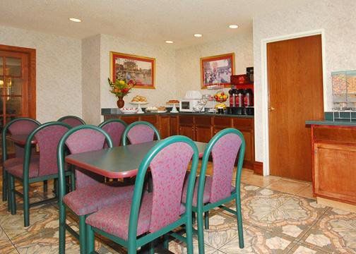 Comfort Near I-80 And I-94 Hotel 2*