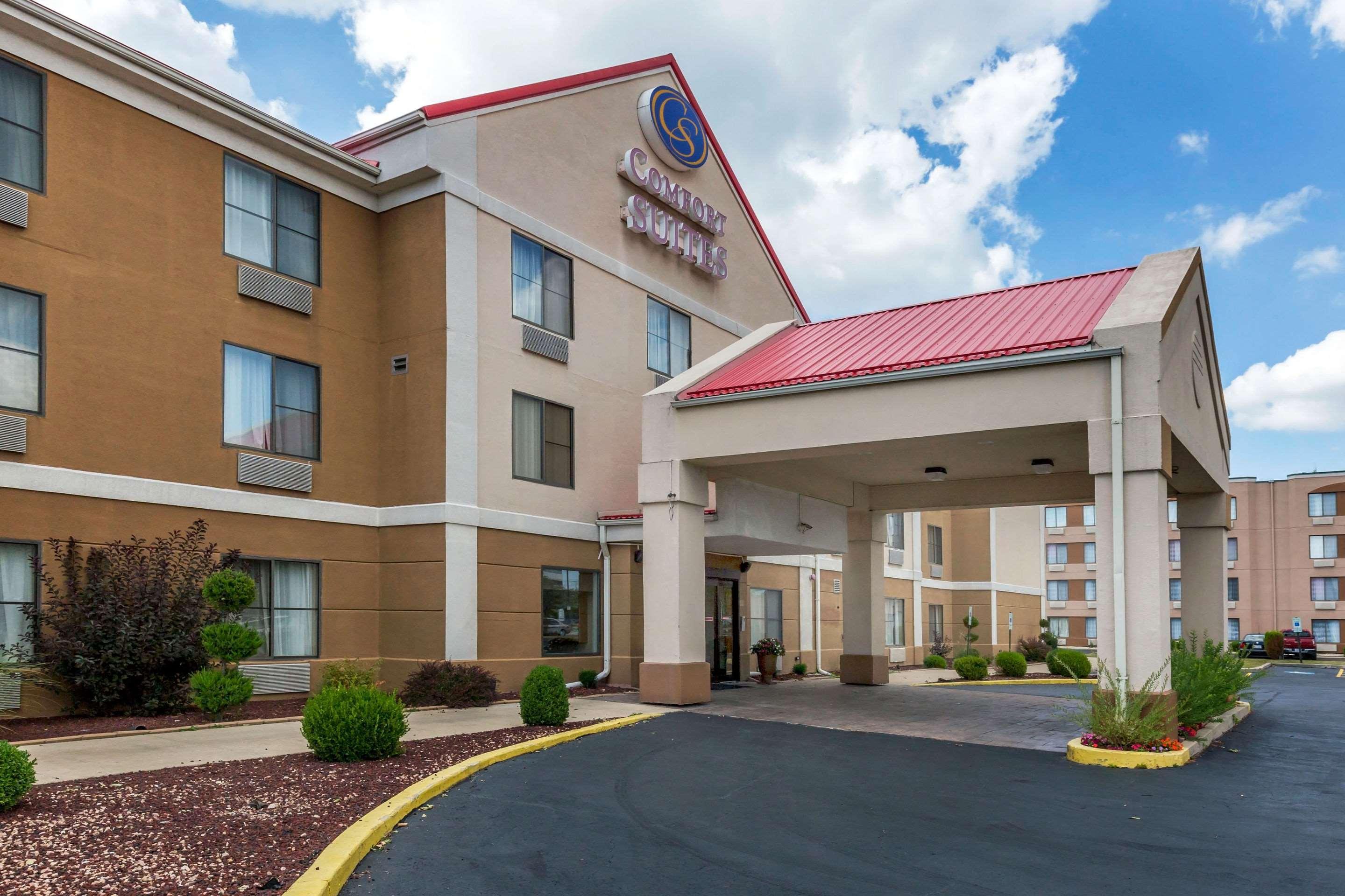 Hotel Comfort Near I-80 And I-94 Lansing